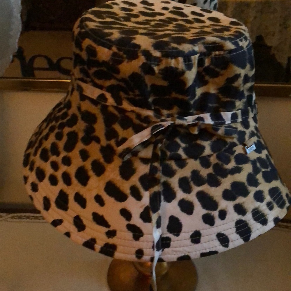 Totes Bucket Hat- One size - Never Worn